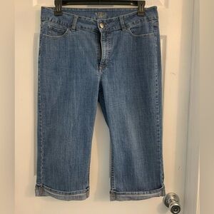 Riders by Lee Women's Mid Blue Cropped Denim Jeans. Size 16 $10